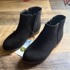 Cat & Jack Black Ankle Booties